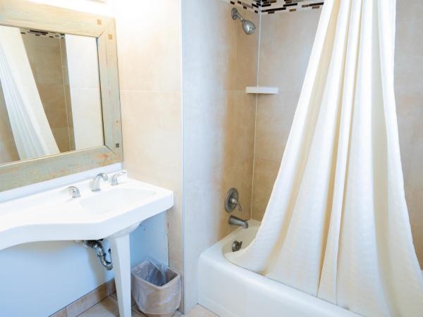 Rodeway Inn Albuquerque Downtown on Rt 66 : photo 7 de la chambre chambre lit king-size - non-fumeurs