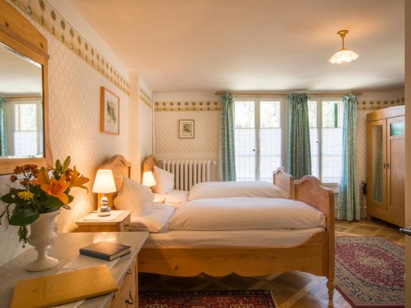 Historic Hotel Falken : photo 1 de la chambre chambre double ou lits jumeaux supérieure - vue sur jardin