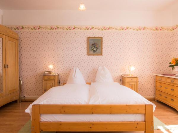 Historic Hotel Falken : photo 3 de la chambre chambre lit double ou lits jumeaux supérieure - vue sur montagne