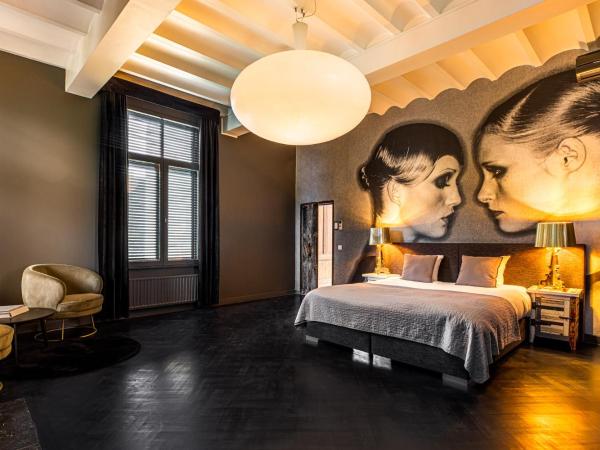 Landgoed Kasteel de Hoogenweerth : photo 1 de la chambre suite le roi - château (2 personnes)