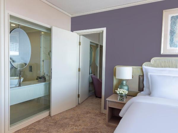 Rixos Downtown Antalya - The Land Of Legends Access : photo 3 de la chambre chambre lit king-size communicante avec 2 lits jumeaux - vue sur mer