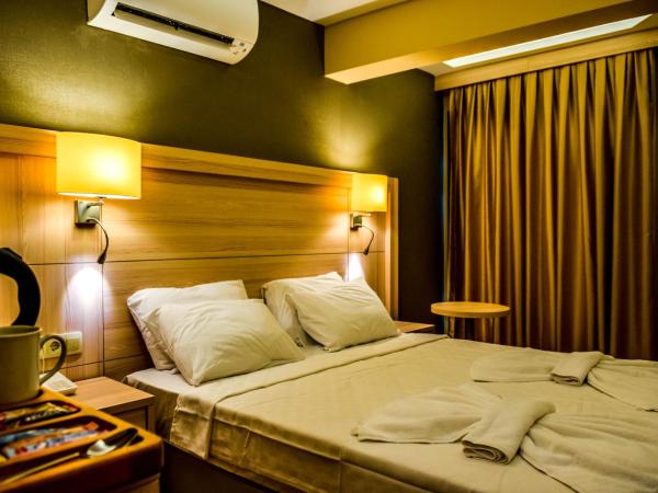 TURUNÇ BAY CONTİ BOUTIQUE HOTEL : photo 3 de la chambre chambre double - vue sur montagne