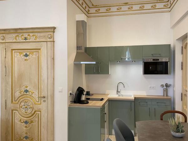 Chambre Familiale Maison de L'Église du Couvent : photo 4 de la chambre chambre familiale avec salle de bains privative