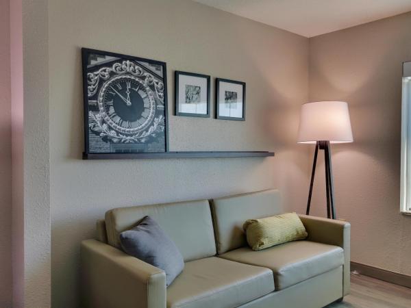 Country Inn & Suites by Radisson, Savannah Gateway, GA : photo 2 de la chambre suite studio lit king-size avec canapé-lit - non-fumeurs