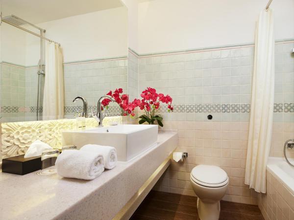 Village Hotel Albert Court by Far East Hospitality : photo 8 de la chambre chambre deluxe double ou lits jumeaux