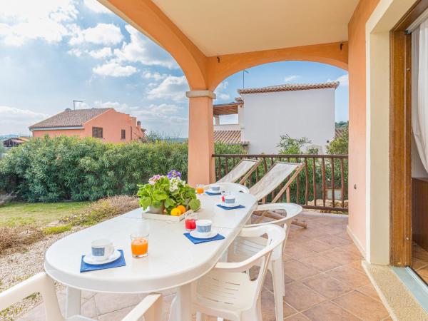 Le Dimore di Nettuno - Happy Rentals : photo 1 de la chambre appartement - vue sur piscine
