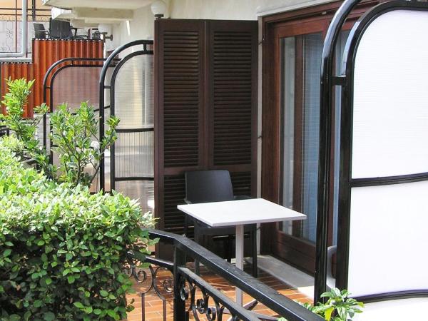 Guest House Lifestyle Holiday : photo 7 de la chambre chambre double avec terrasse