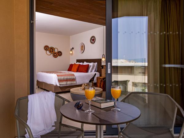 Minos Ambassador Suites & Spa - Adults only : photo 9 de la chambre suite junior