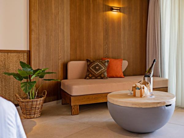 Minos Ambassador Suites & Spa - Adults only : photo 2 de la chambre suite junior deluxe