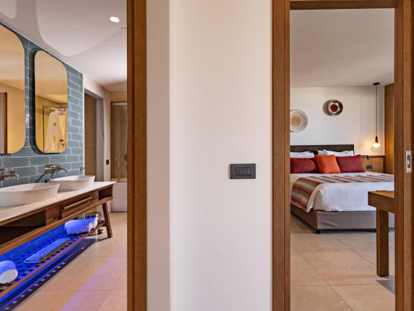 Minos Ambassador Suites & Spa - Adults only : photo 4 de la chambre suite