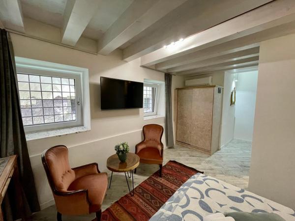 Hayez Rooms : photo 2 de la chambre chambre double avec salle de bains privative