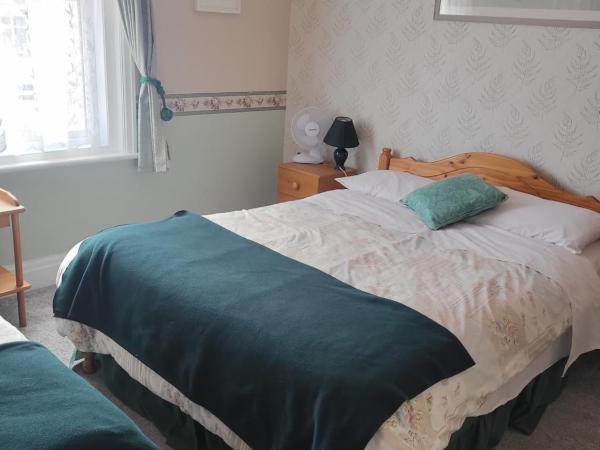 Hesketh Hotel : photo 10 de la chambre chambre familiale avec salle de bains privative