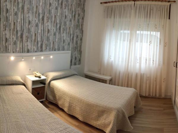 Hostal Linar : photo 2 de la chambre chambre lits jumeaux