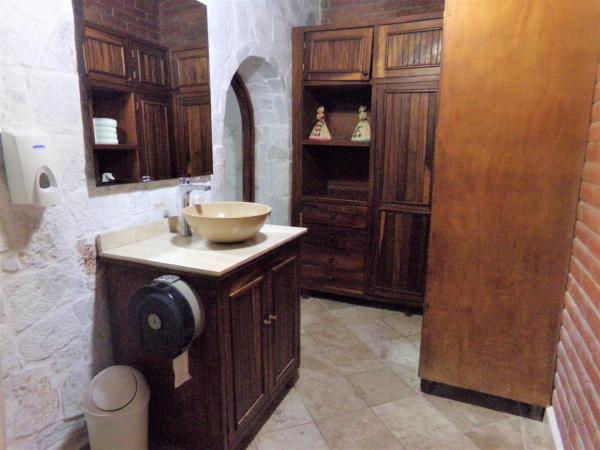 Hotel Casa de Lirio Diamante : photo 5 de la chambre chambre avec 2 grands lits queen-size 