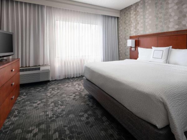 Sonesta Select Phoenix Camelback : photo 2 de la chambre mobility/hearing accessible one-bedroom king suite with tub