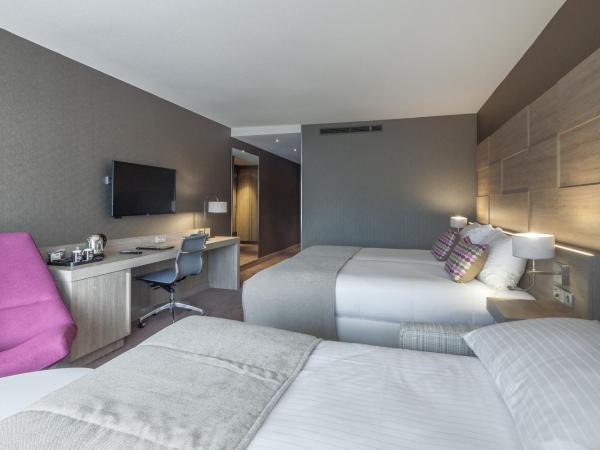 Van der Valk Hotel Haarlem : photo 1 de la chambre chambre triple confort plus