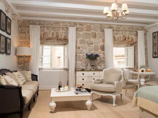 St. Joseph's : photo 7 de la chambre studio lit king-size de luxe - vue sur ville