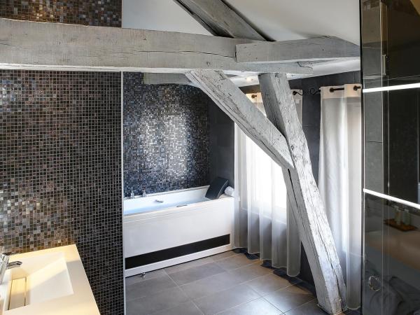 Best Western Premier de La Poste & Spa : photo 3 de la chambre suite lit king-size avec canapé-lit