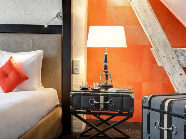 Best Western Premier de La Poste & Spa : photo 2 de la chambre suite lit king-size avec canapé-lit