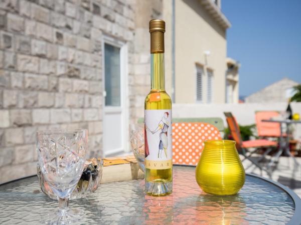 Guest House Bradas : photo 2 de la chambre chambre simple avec salle de bains commune