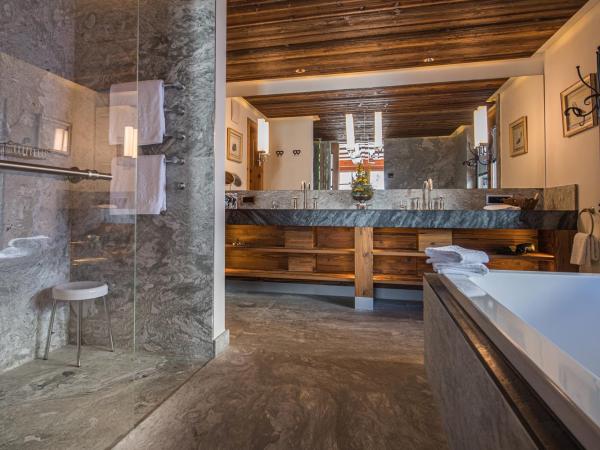 Riffelalp Resort 2222m - Ski-in & Ski-out : photo 4 de la chambre suite monte rosa