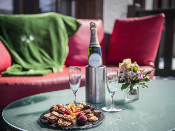 Riffelalp Resort 2222m - Ski-in & Ski-out : photo 7 de la chambre chambre supérieure mont cervin