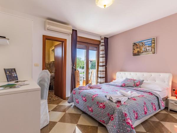Villa San Rocco Bed & Breakfast : photo 10 de la chambre chambre double