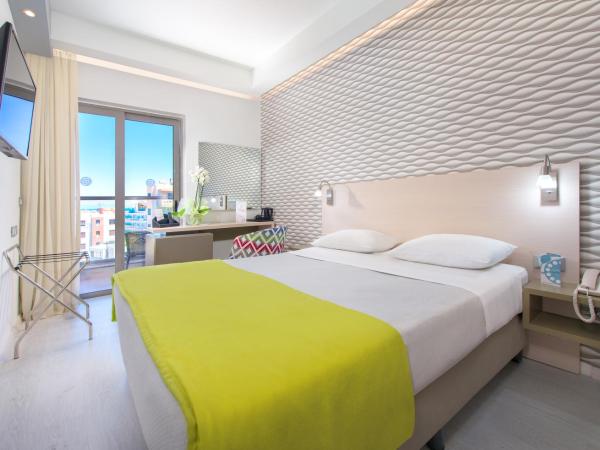 Semiramis City Hotel : photo 1 de la chambre chambre standard - vue latérale sur mer