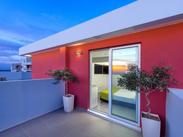 Semiramis City Hotel : photo 6 de la chambre suite deluxe - vue sur mer