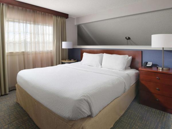 Sonesta ES Suites Albuquerque : photo 1 de la chambre suite loft 2 chambres avec lit king-size et lit queen-size