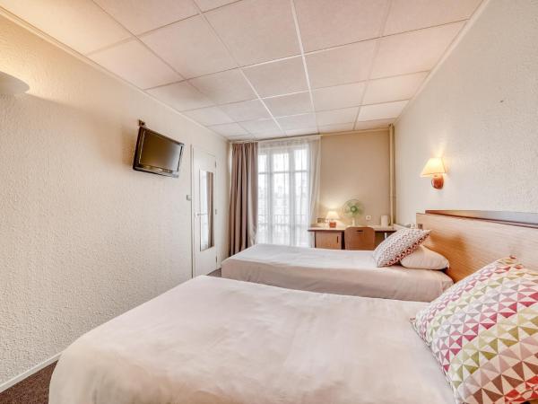 Campanile Paris Ouest - Boulogne : photo 3 de la chambre hébergement 2 lits simples et 1 lit junior (jusqu'à 10 ans)