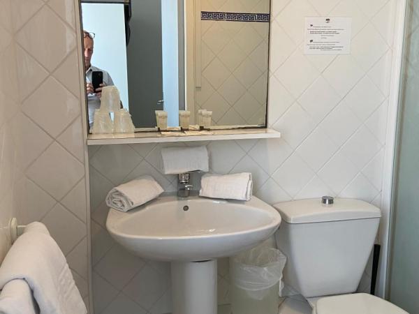 Hôtel Belle Vue d'Angleterre : photo 3 de la chambre chambre triple basique