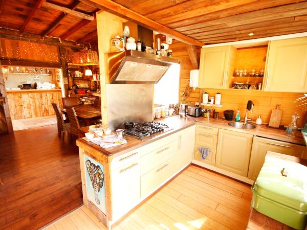 Bamboo Lodge Groningen : photo 2 de la chambre chambre double - vue sur jardin