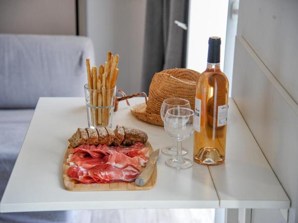 Les Studios du Pêcheur - Hypercentre - Clim - City Trip : photo 9 de la chambre studio