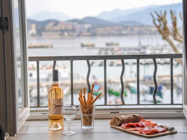 Les Studios du Pêcheur - Hypercentre - Clim - City Trip : photo 3 de la chambre studio - vue sur océan