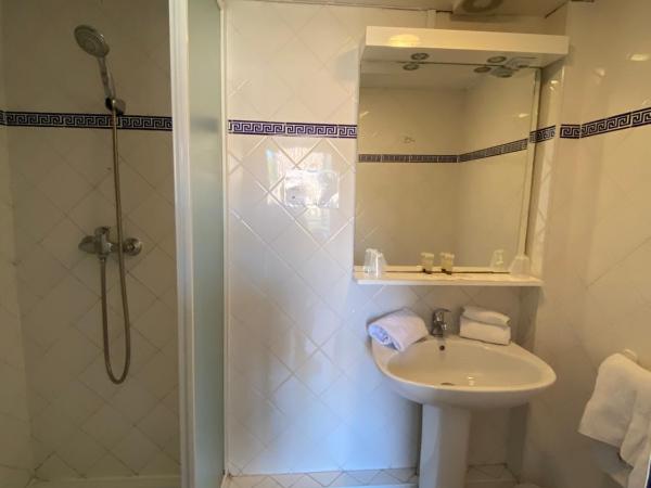 Hôtel Belle Vue d'Angleterre : photo 2 de la chambre chambre double avec salle de bains privative