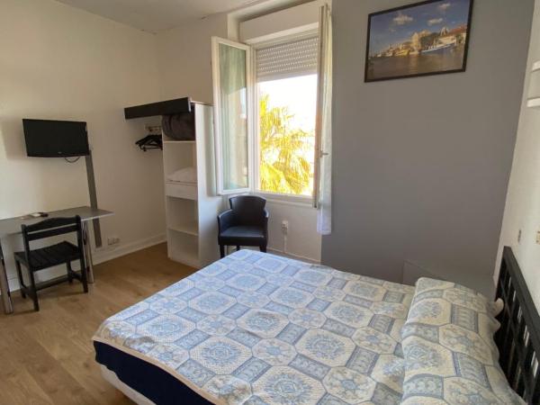 Hôtel Belle Vue d'Angleterre : photo 4 de la chambre chambre double avec salle de bains privative