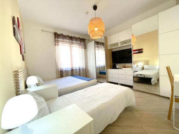 MilanHolidays : photo 8 de la chambre chambre double ou lits jumeaux avec salle de bains privative externe