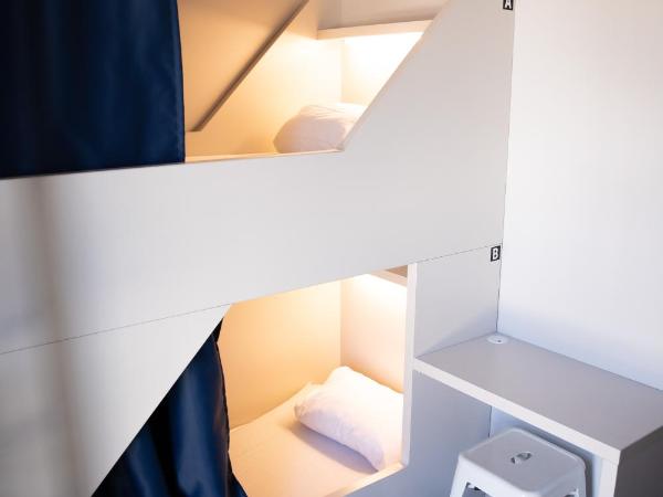 The People - Tours : photo 3 de la chambre chambre avec lits superposés