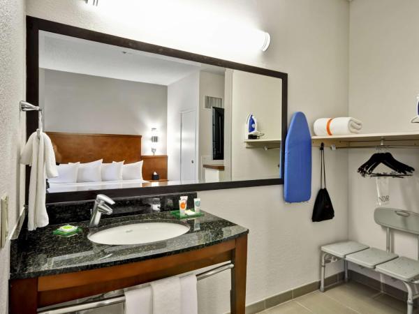 Hyatt Place Las Vegas : photo 1 de la chambre chambre lit king-size avec douche accessible en fauteuil roulant - adaptée aux personnes à mobilité réduite