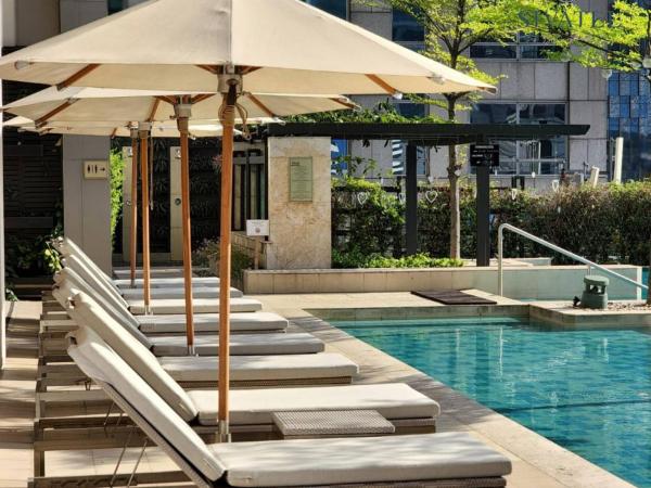 Sivatel Bangkok Hotel : photo 2 de la chambre grande suite royale en duplex butterfly pea avec 2 chambres