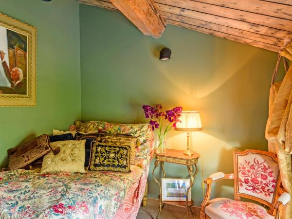 Bastide de Bellegarde : photo 4 de la chambre chambre triple confort avec douche