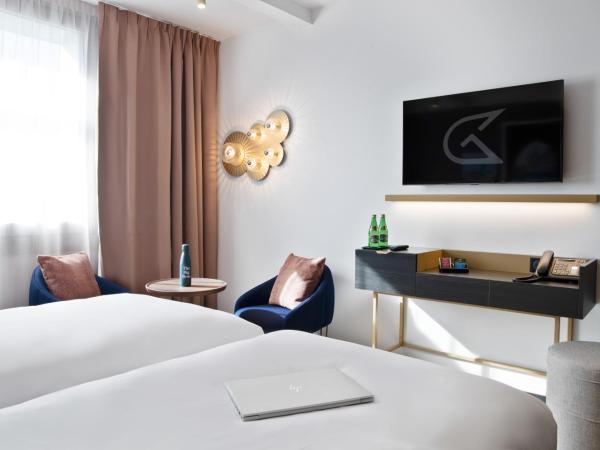 Golden Tulip Warszawa Centrum : photo 3 de la chambre chambre supérieure avec 2 lits simples