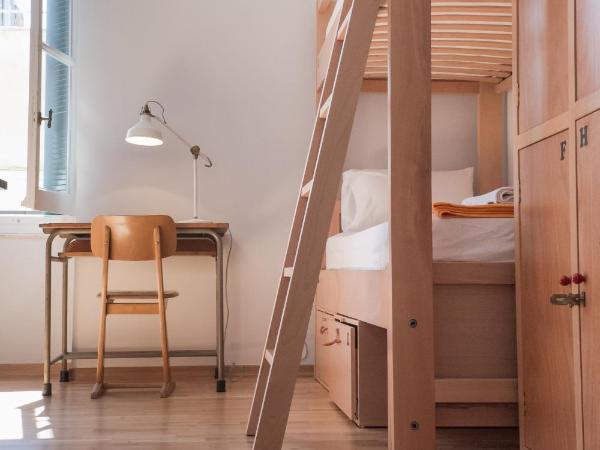 City Circus Athens : photo 1 de la chambre lit simple dans dortoir mixte de 6 lits