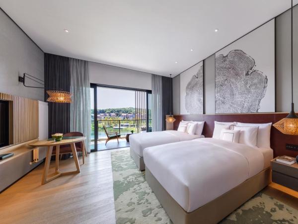 Melia Chongqing : photo 1 de la chambre melia guestroom with lake view