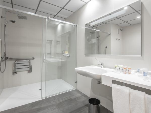 Hotel Monte Puertatierra : photo 4 de la chambre chambre lits jumeaux avec lit d’appoint - 301