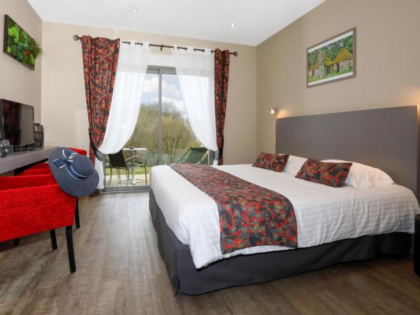 Hotel Le Mas de Castel - Piscine chauffee : photo 9 de la chambre chambre double premium avec terrasse prive