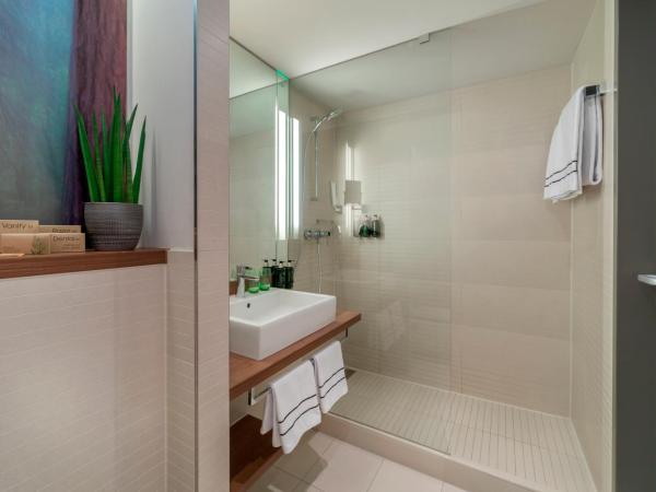 Meliá Düsseldorf : photo 9 de la chambre suite junior the level avec accès au salon exécutif