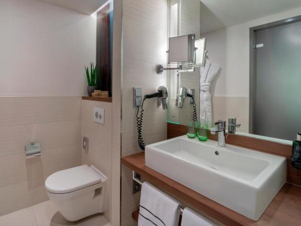 Meliá Düsseldorf : photo 2 de la chambre suite junior the level avec accès au salon exécutif