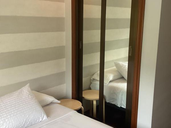 Saudade Hostal Cafetería : photo 7 de la chambre chambre double